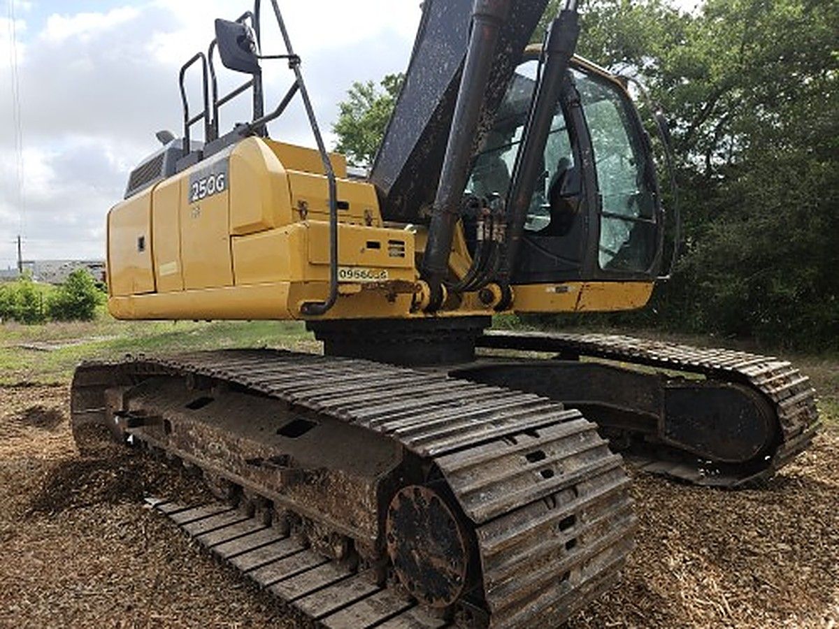 JOHN DEERE 250G photo 9