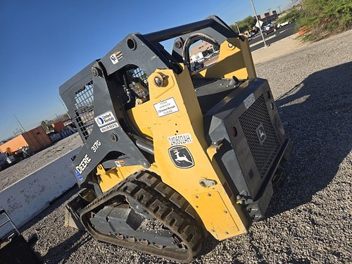 JOHN DEERE 317G photo 5