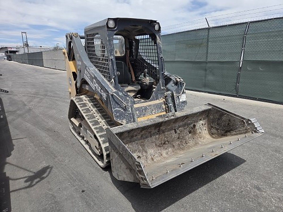 JOHN DEERE 317G photo 2