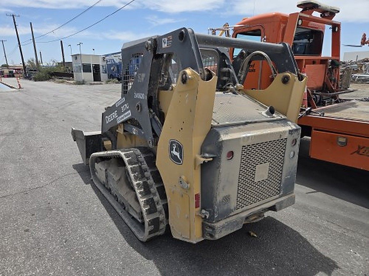 JOHN DEERE 317G photo 3