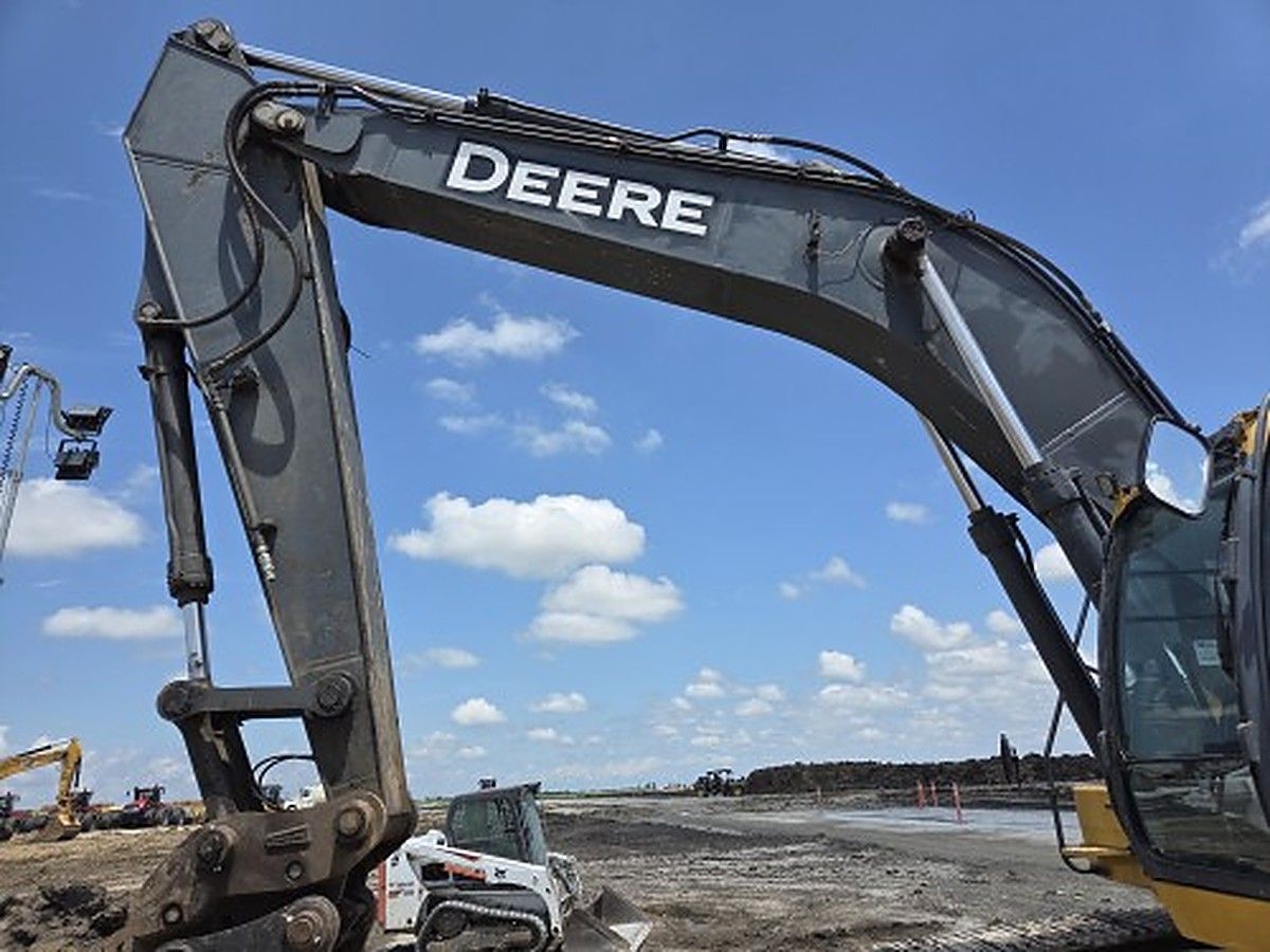 JOHN DEERE 350G photo 8