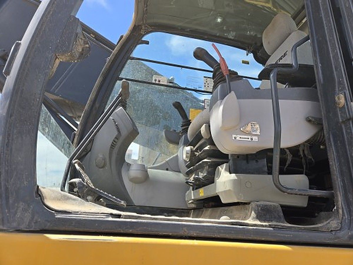 JOHN DEERE 350G photo 11