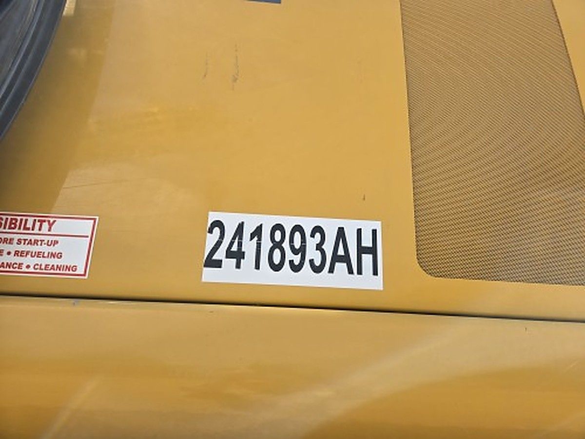 JOHN DEERE 350G photo 9