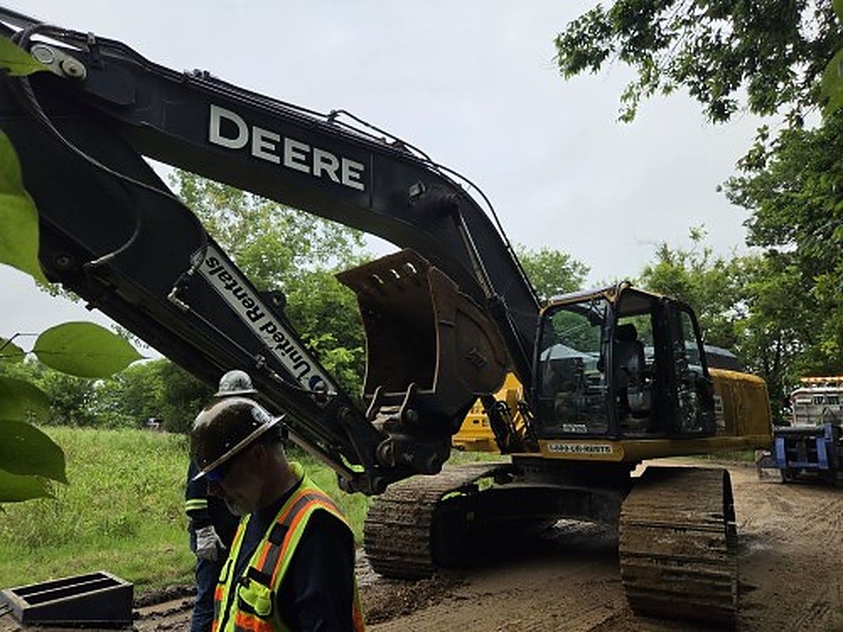 JOHN DEERE 350G LC photo 3