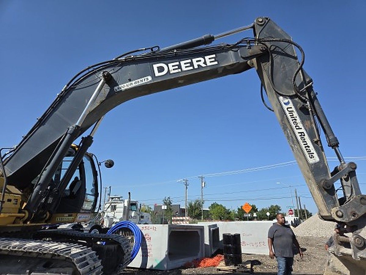 JOHN DEERE 350G LC photo 13