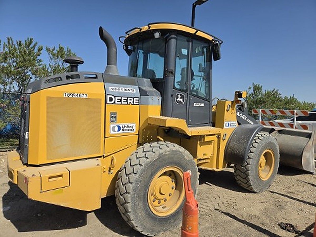 JOHN DEERE 444K photo 5