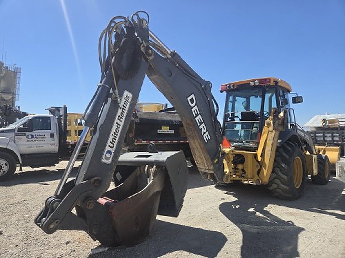 JOHN DEERE 710L photo 2