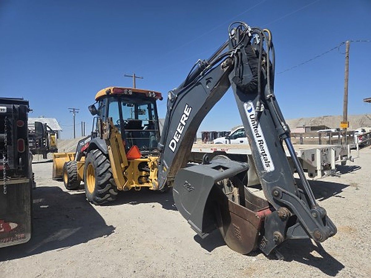 JOHN DEERE 710L photo 10