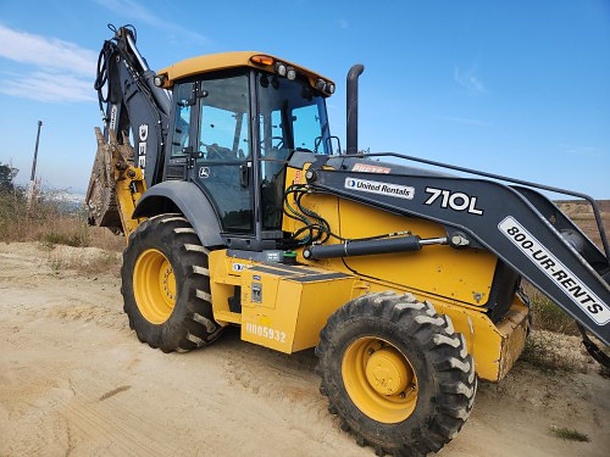 JOHN DEERE 710L photo 6