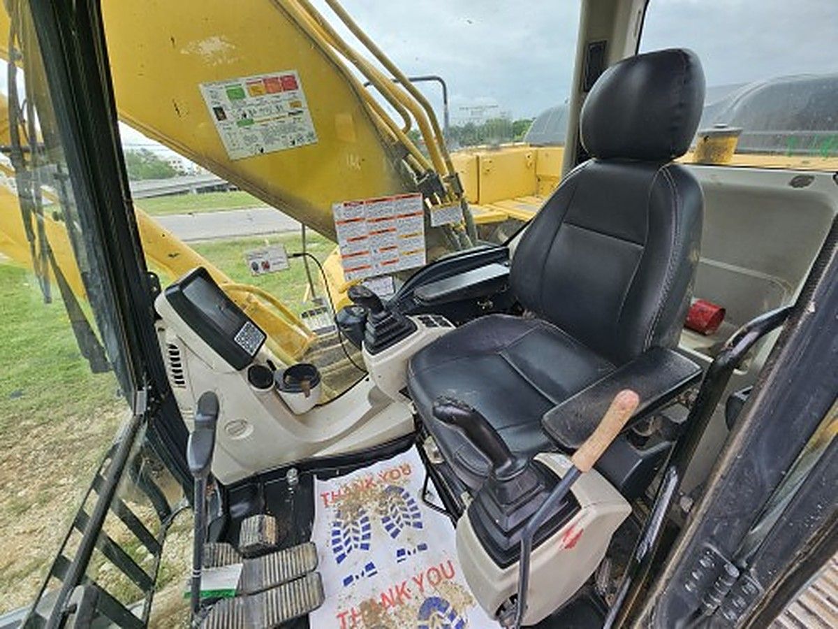 KOBELCO SK210LC-10 photo 5