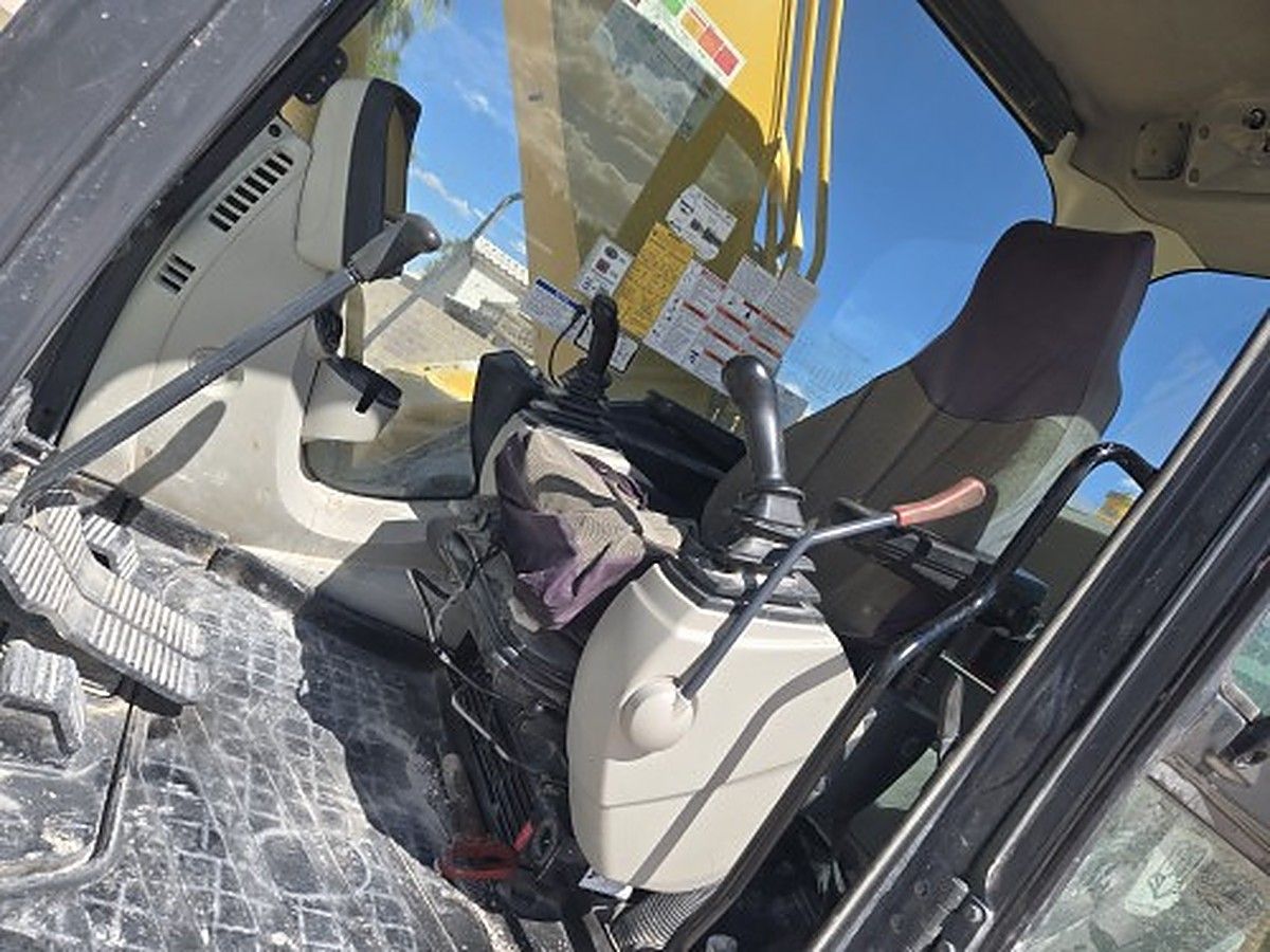 KOBELCO SK210LC-10 photo 8