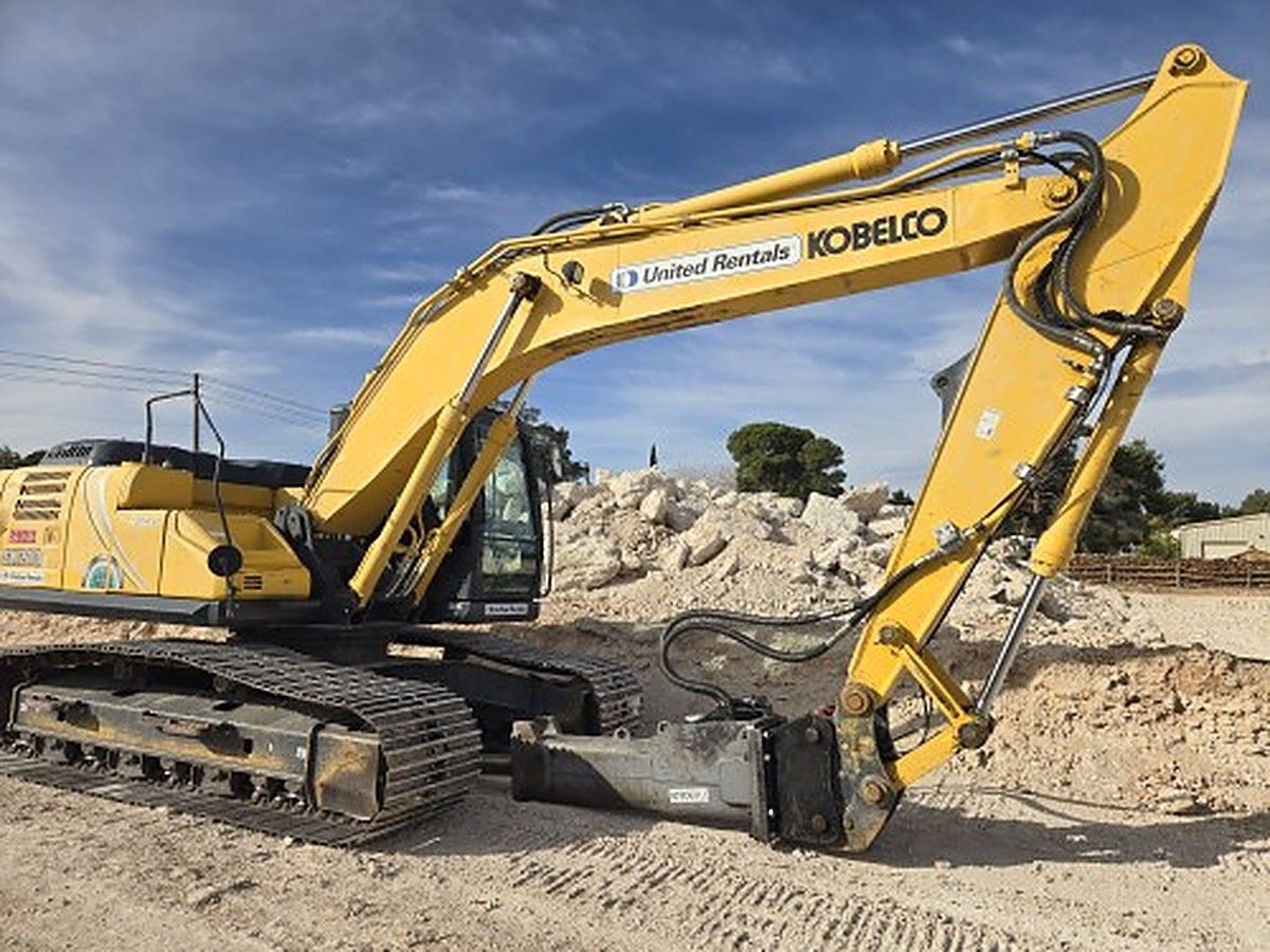 KOBELCO SK210LC-10 photo 9