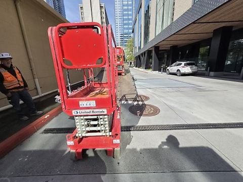 2019 MEC 1330SE Scissor Lift 10-13' Electric