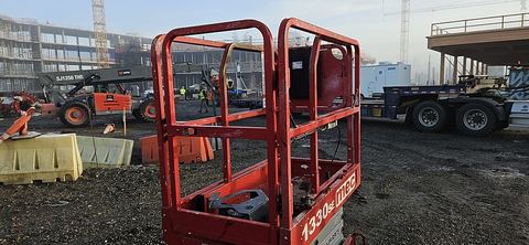 2019 MEC 1330SE Scissor Lift 10-13' Electric