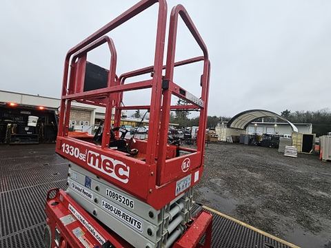 2019 MEC 1330SE Scissor Lift 10-13' Electric