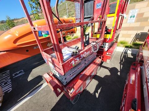 2019 MEC 1330SE Scissor Lift 10-13' Electric