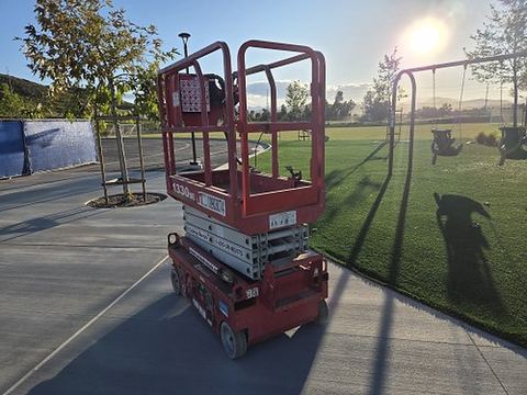 2019 MEC 1330SE Scissor Lift 10-13' Electric