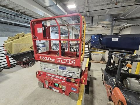 2019 MEC 1330SE Scissor Lift 10-13' Electric