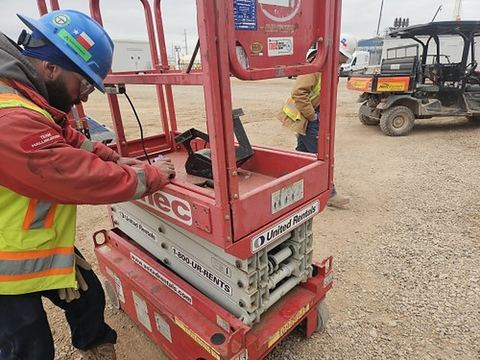 2019 MEC 1330SE Scissor Lift 10-13' Electric