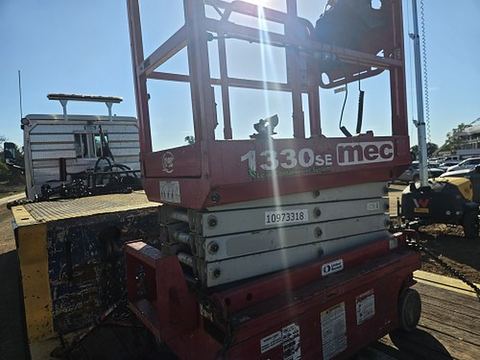 2019 MEC 1330SE Scissor Lift 10-13' Electric