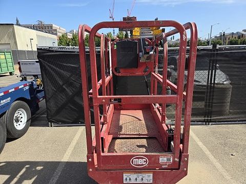 2019 MEC 1330SE Scissor Lift 10-13' Electric