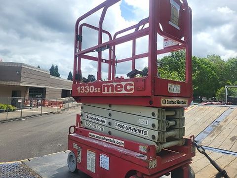 2019 MEC 1330SE Scissor Lift 10-13' Electric