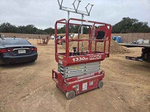 2019 MEC 1330SE Scissor Lift 10-13' Electric