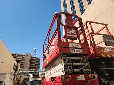 2019 MEC 2632SE Scissor Lift 24-26' Electric 30-36" Wide