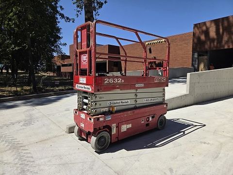 2019 MEC 2632SE Scissor Lift 24-26' Electric 30-36" Wide