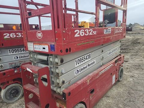 2019 MEC 2632SE Scissor Lift 24-26' Electric 30-36" Wide
