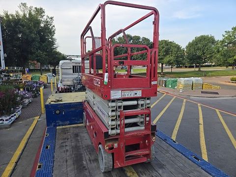 2019 MEC 2632SE Scissor Lift 24-26' Electric 30-36" Wide