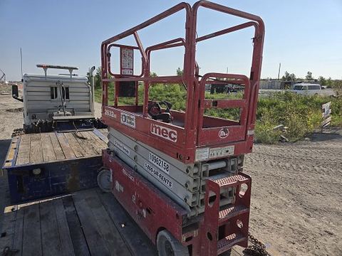 2019 MEC 2632SE Scissor Lift 24-26' Electric 30-36" Wide