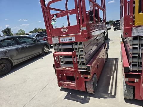 2019 MEC 2632SE Scissor Lift 24-26' Electric 30-36" Wide