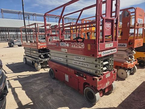 2019 MEC 2632SE Scissor Lift 24-26' Electric 30-36" Wide