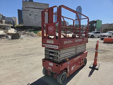 2019 MEC 2632SE Scissor Lift 24-26' Electric 30-36" Wide