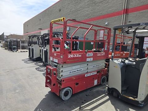 2019 MEC 2632SE Scissor Lift 24-26' Electric 30-36" Wide
