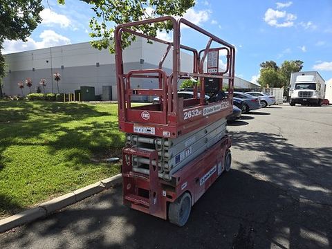 2019 MEC 2632SE Scissor Lift 24-26' Electric 30-36" Wide