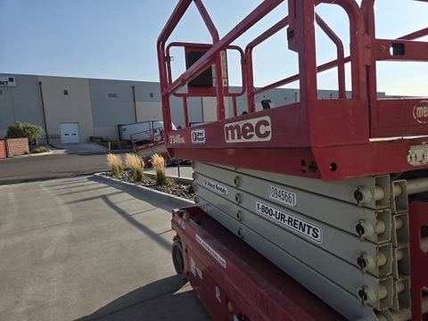 2019 MEC 3346SE Scissor Lift 30-35' Electric 46-48" Wide