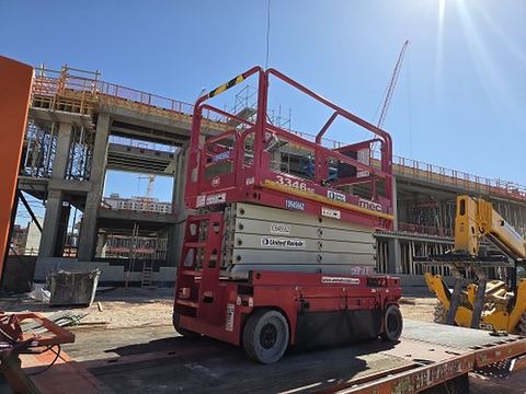 2019 MEC 3346SE Scissor Lift 30-35' Electric 46-48" Wide
