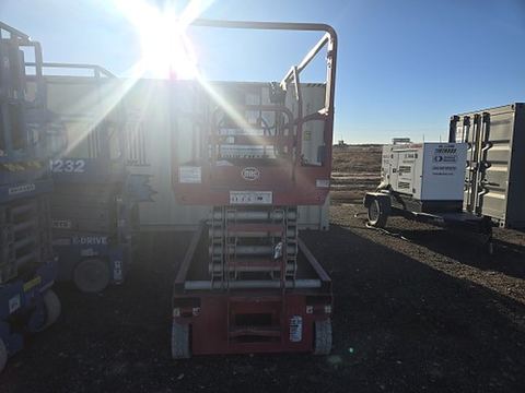 2019 MEC 3346SE Scissor Lift 30-35' Electric 46-48" Wide