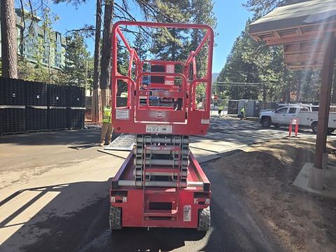 2019 MEC 3346SE Scissor Lift 30-35' Electric 46-48" Wide