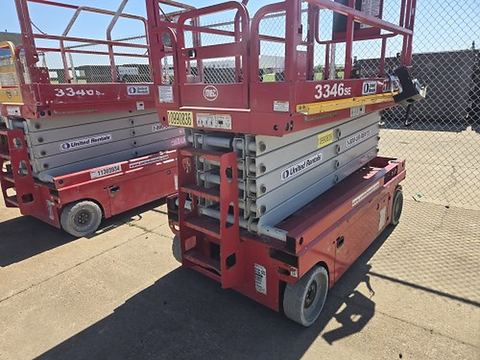 2019 MEC 3346SE Scissor Lift 30-35' Electric 46-48" Wide