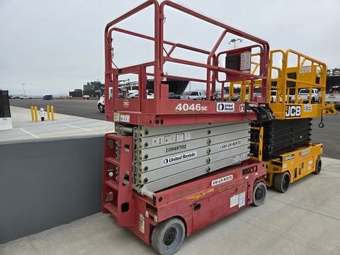 2019 MEC 4046SE Scissor Lift 39-40' Electric 45-48"Wide