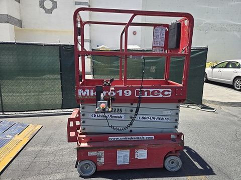 2019 MEC MICRO 19 Scissor Lift 18-19' Electric 60" Length