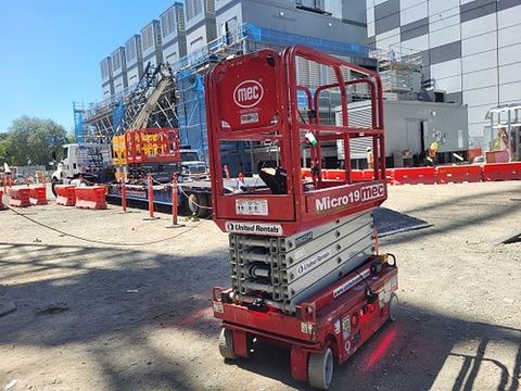 2019 MEC MICRO 19 Scissor Lift 18-19' Electric 60" Length
