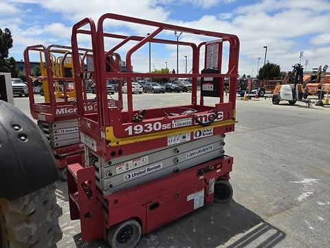 2019 MEC MICRO 19 Scissor Lift 18-19' Electric 60" Length