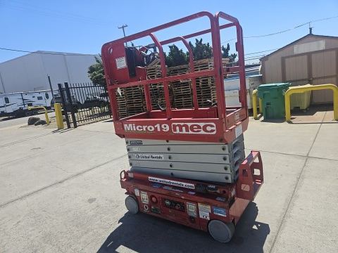 2019 MEC MICRO 19 Scissor Lift 18-19' Electric 60" Length