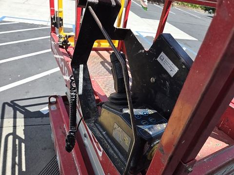 2019 MEC MICRO 19 Scissor Lift 18-19' Electric 60" Length