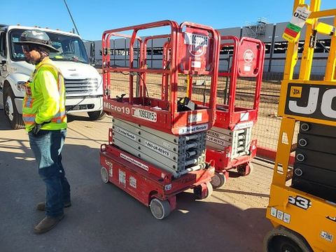 2019 MEC MICRO 19 Scissor Lift 18-19' Electric 60" Length
