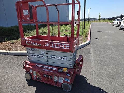 2019 MEC MICRO 19 Scissor Lift 18-19' Electric 60" Length
